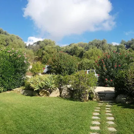 Stazzo Di San Trano Surrounded By Greenery Willa *